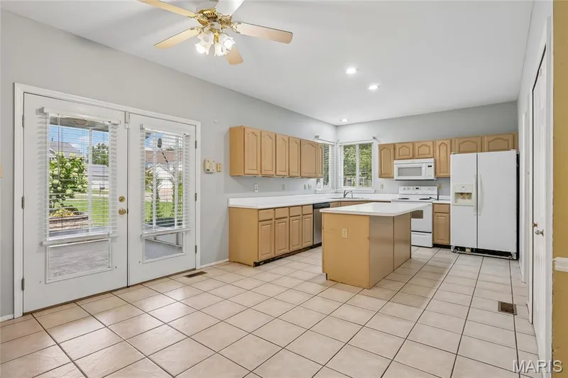 239 Lansbrooke Drive, Chesterfield, MO 63005 — listing photo 13 of 50