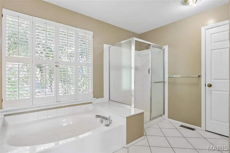 239 Lansbrooke Drive, Chesterfield, MO 63005 — listing photo 25 of 50