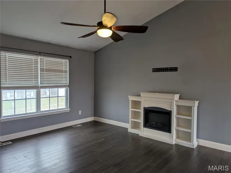 317 Huntleigh Parkway, Wentzville, MO 63385 — listing photo 2 of 24