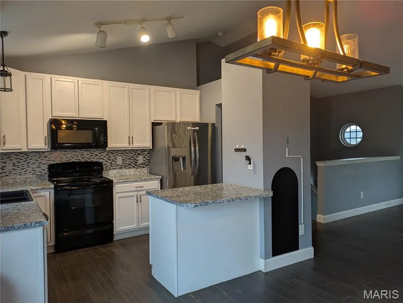 317 Huntleigh Parkway, Wentzville, MO 63385 — listing photo 7 of 24