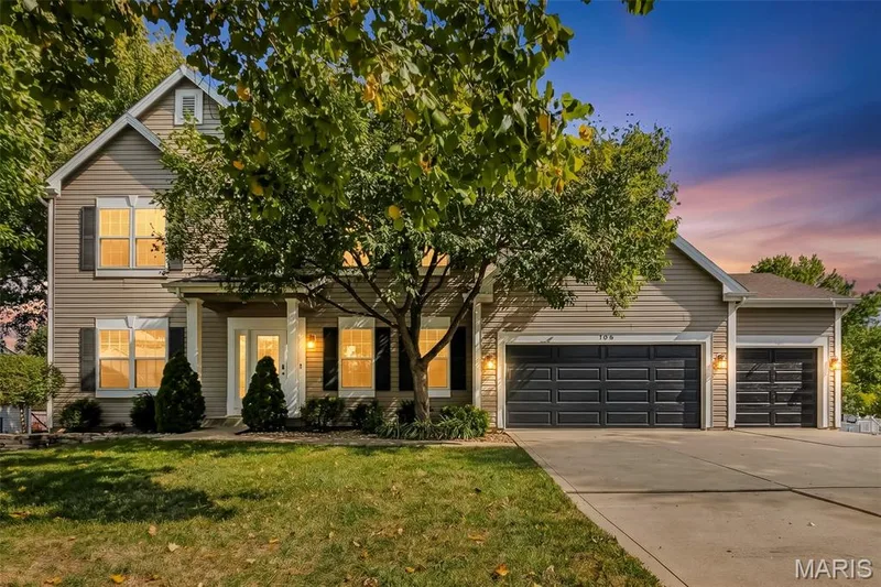 106 Crimson Oaks Court, Lake St. Louis, MO — listing photo 1