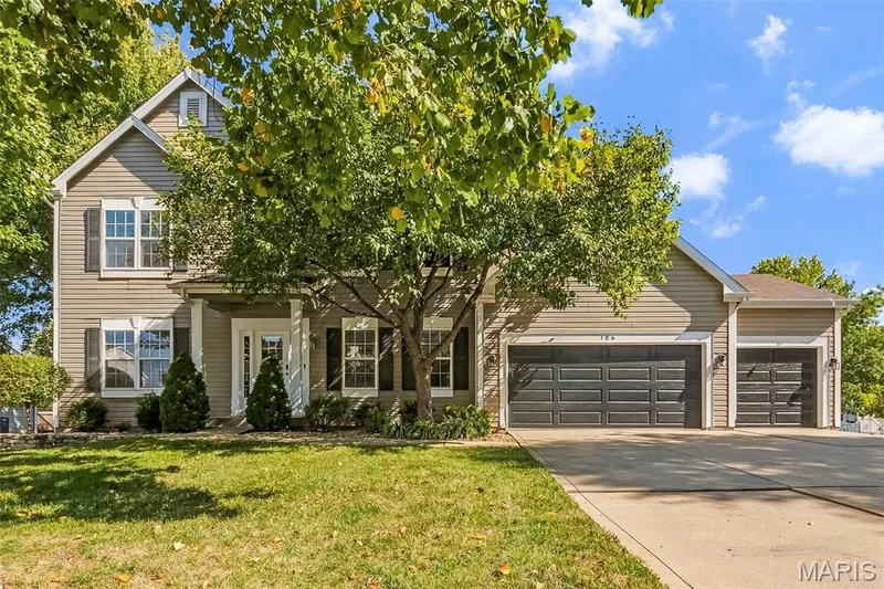 106 Crimson Oaks Court, Lake St. Louis, MO 63367 — listing photo 7 of 36