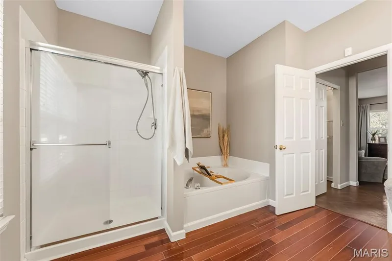 Separate tub and shower — 106 Crimson Oaks Court, Lake St. Louis, MO 63367
