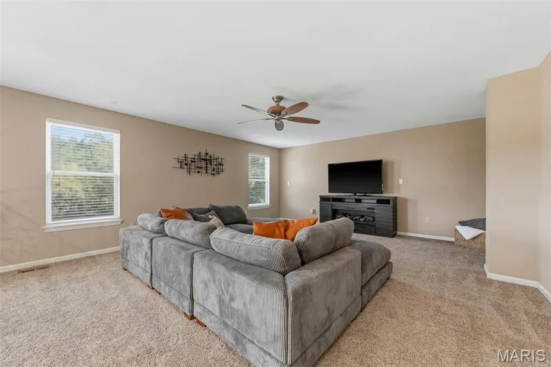 106 Crimson Oaks Court, Lake St. Louis, MO 63367 — listing photo 21 of 36