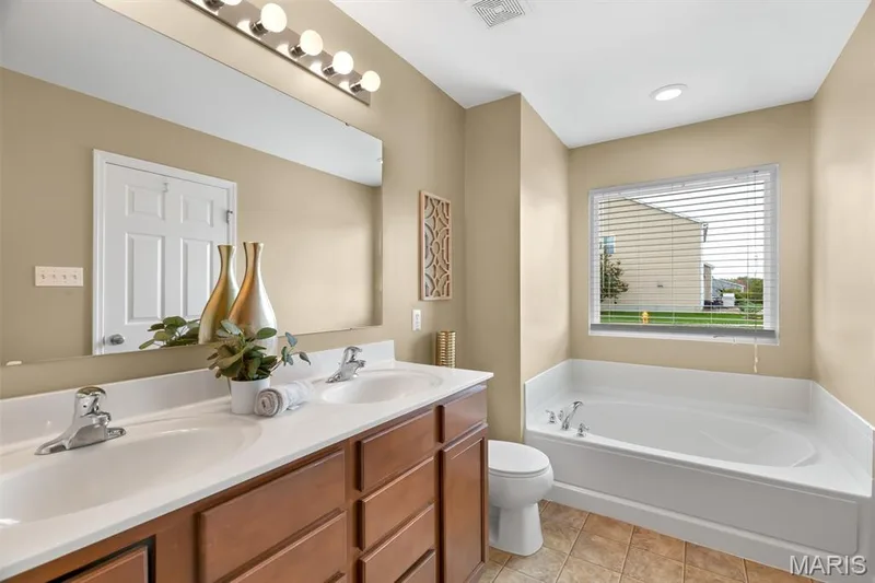 3121 Grace Hill Drive, Lake St. Louis, MO 63367 — listing photo 21 of 37