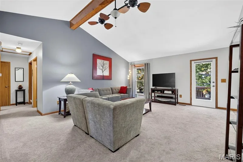120 Oak Valley Drive, St Peters, MO 63376 — listing photo 5 of 35