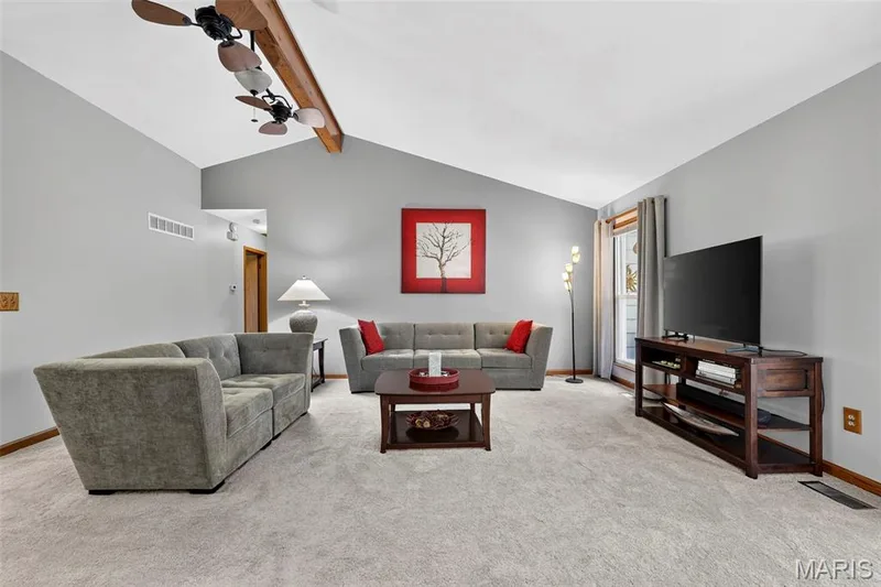 120 Oak Valley Drive, St Peters, MO 63376 — listing photo 9 of 35