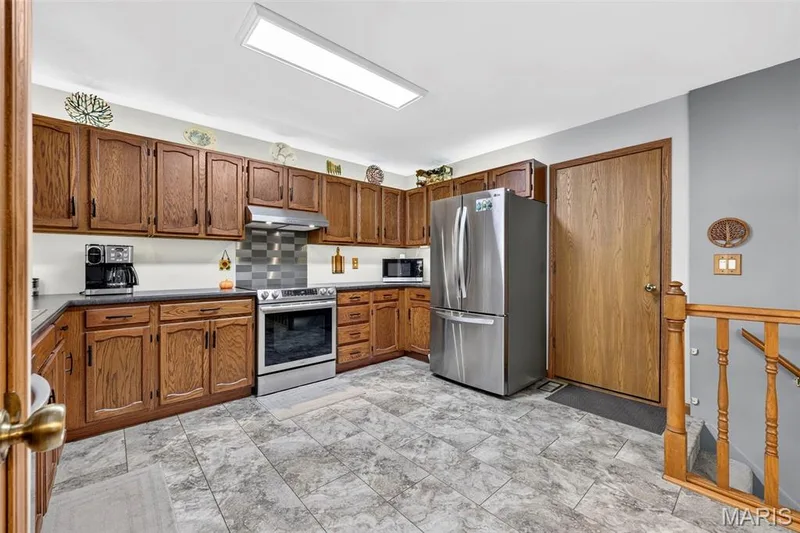 120 Oak Valley Drive, St Peters, MO 63376 — listing photo 12 of 35