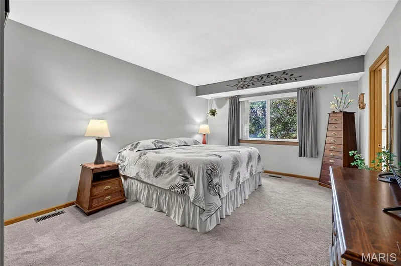 120 Oak Valley Drive, St Peters, MO 63376 — listing photo 14 of 35