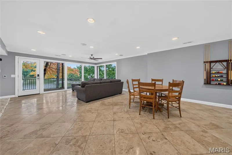 LL Family room — 2 Lakeview Court, Lake St. Louis, MO 63367