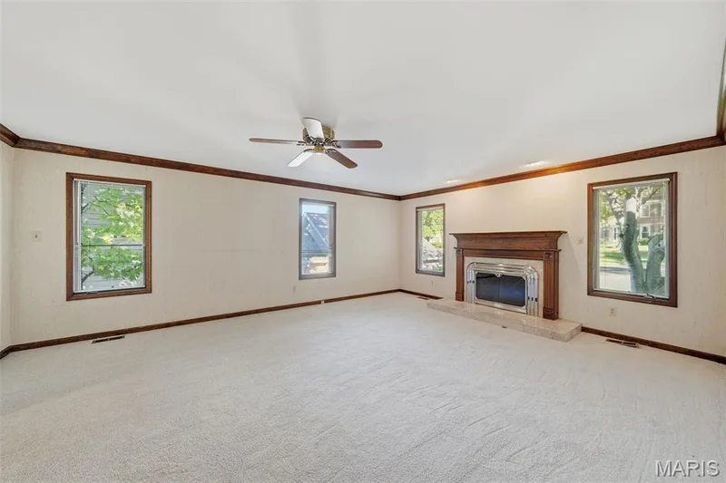 741 Cedar Field Court, Chesterfield, MO 63017 — listing photo 5 of 56
