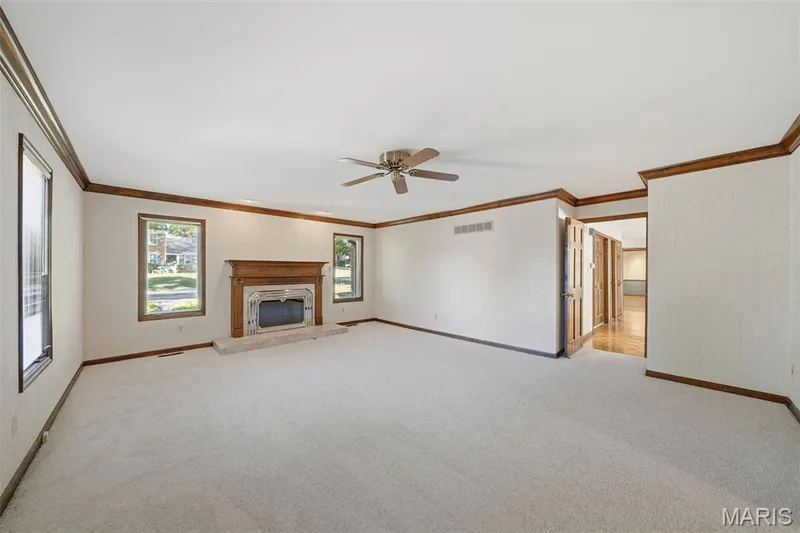 741 Cedar Field Court, Chesterfield, MO 63017 — listing photo 6 of 56