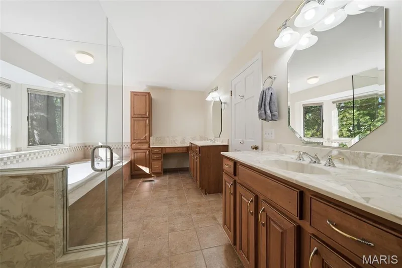 741 Cedar Field Court, Chesterfield, MO 63017 — listing photo 8 of 56