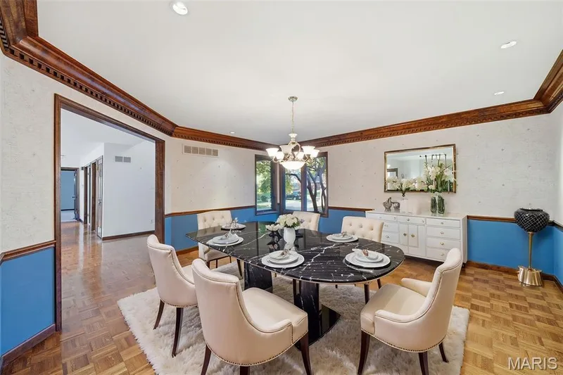 Virtually staged — 741 Cedar Field Court, Chesterfield, MO 63017