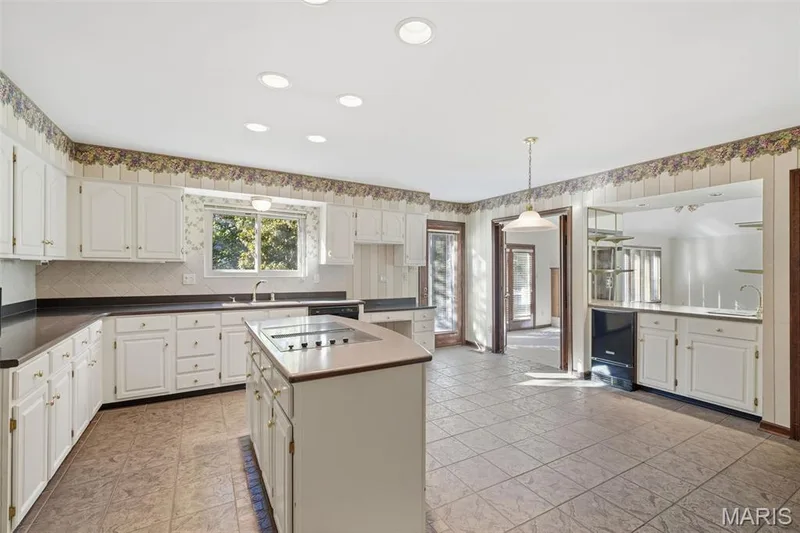 741 Cedar Field Court, Chesterfield, MO 63017 — listing photo 25 of 56