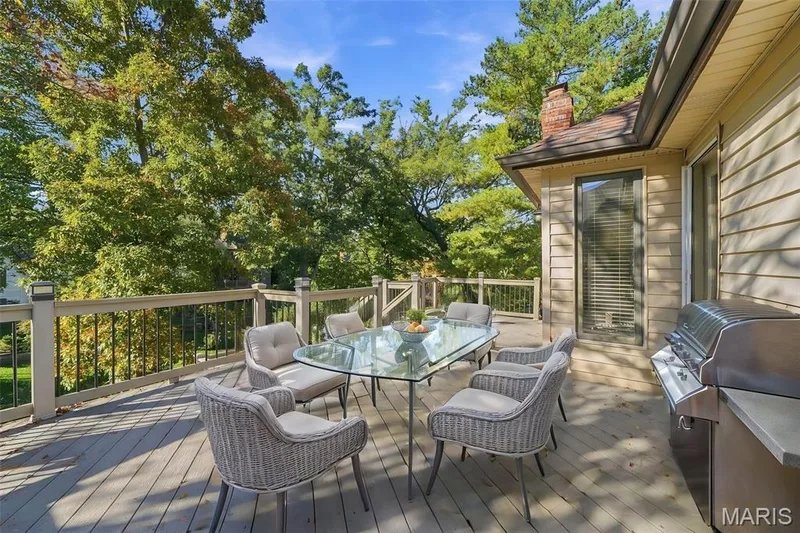 Virtually staged — 741 Cedar Field Court, Chesterfield, MO 63017