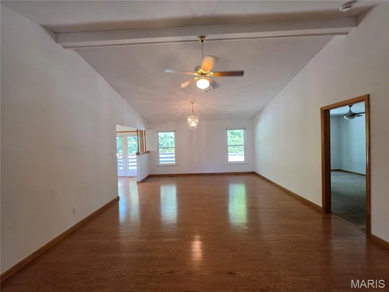 189 Southern Oaks Drive, St Charles, MO 63303 — listing photo 3 of 33