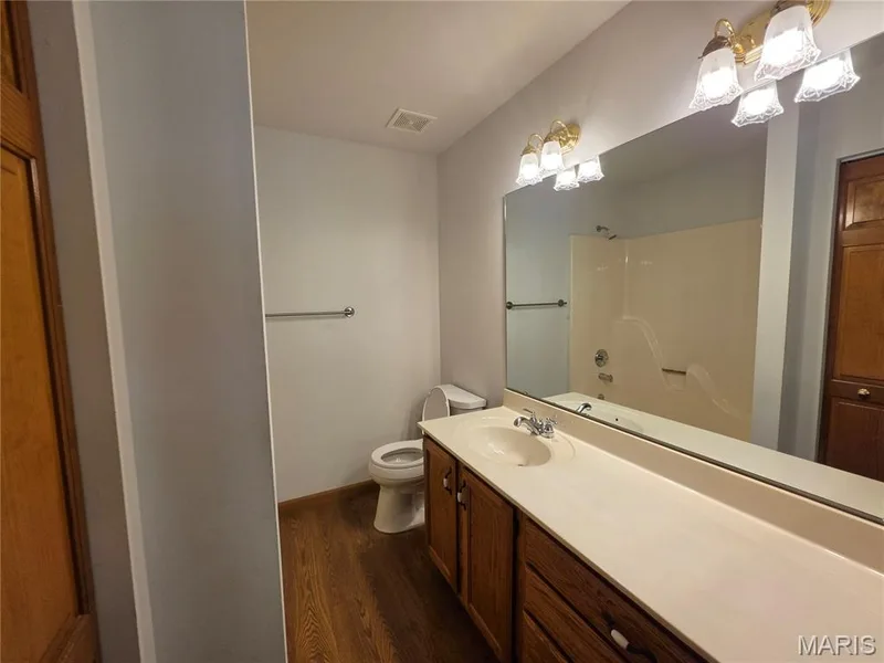 189 Southern Oaks Drive, St Charles, MO 63303 — listing photo 12 of 33