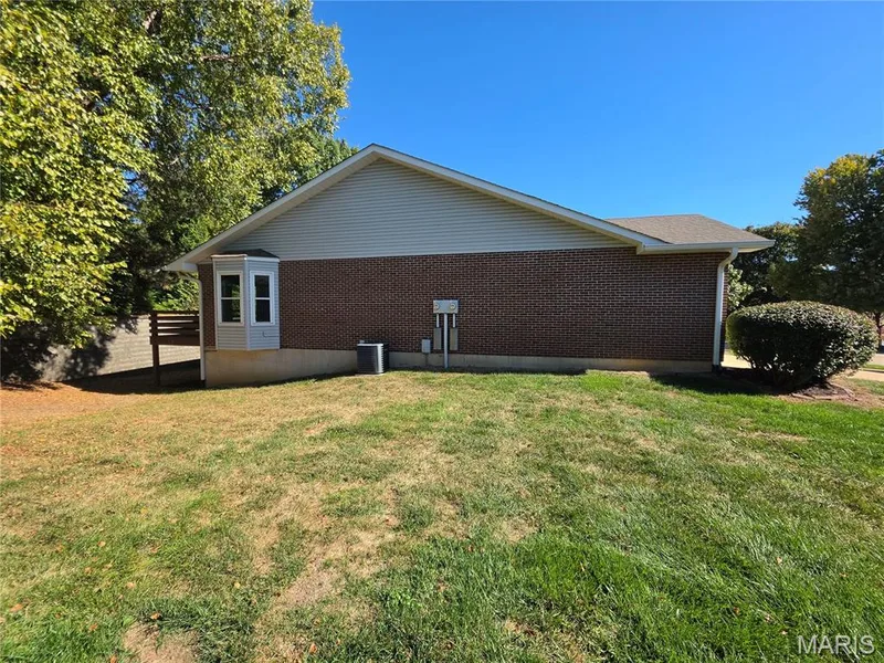 189 Southern Oaks Drive, St Charles, MO 63303 — listing photo 30 of 33