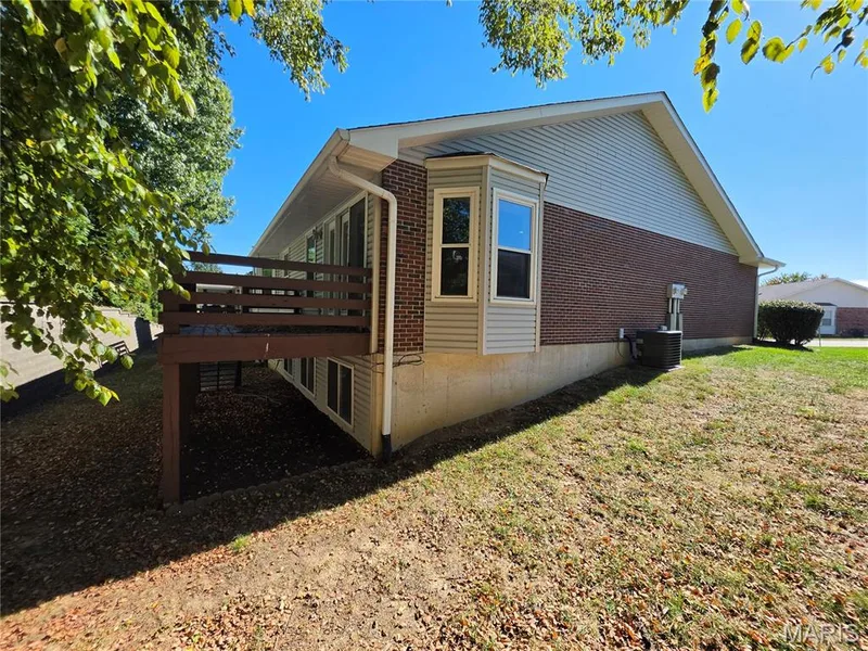 189 Southern Oaks Drive, St Charles, MO 63303 — listing photo 32 of 33