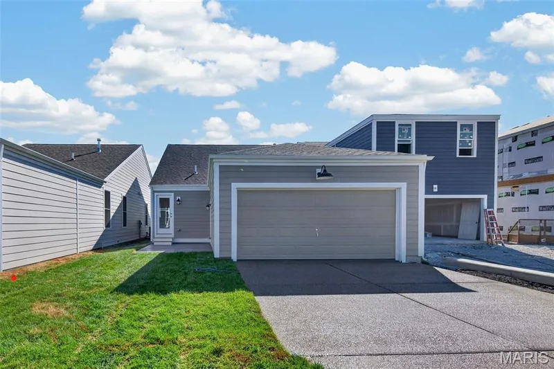 Plenty of parking space! — 4018 Barretts Creek Drive, St Charles, MO 63301