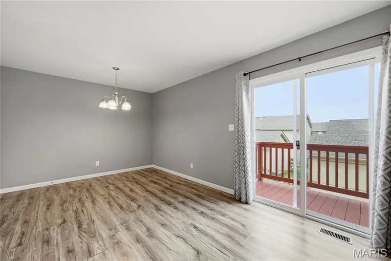 305 Willott Square Drive, St Peters, MO 63376 — listing photo 17 of 60