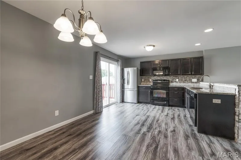 305 Willott Square Drive, St Peters, MO 63376 — listing photo 19 of 60