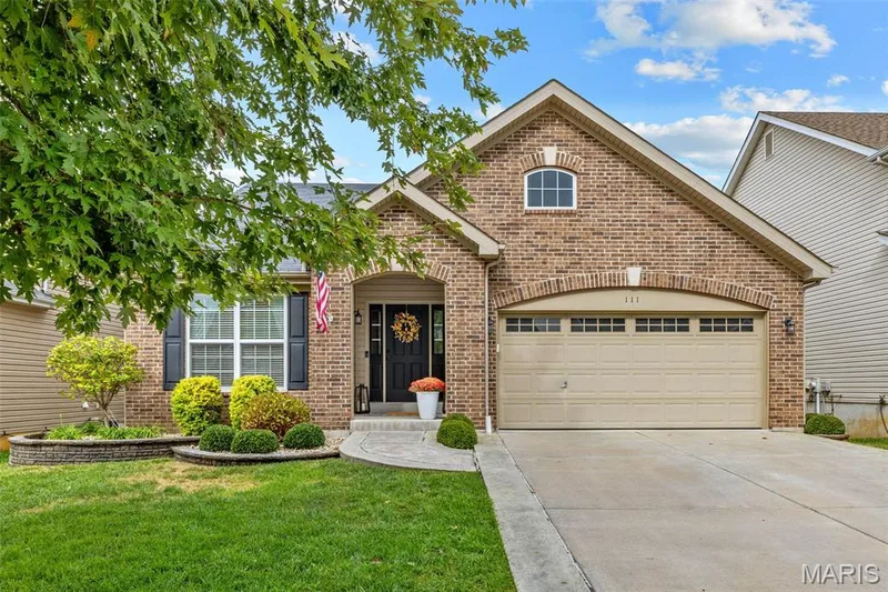 111 Wyndcrest Court, Lake St. Louis, MO β listing photo 1