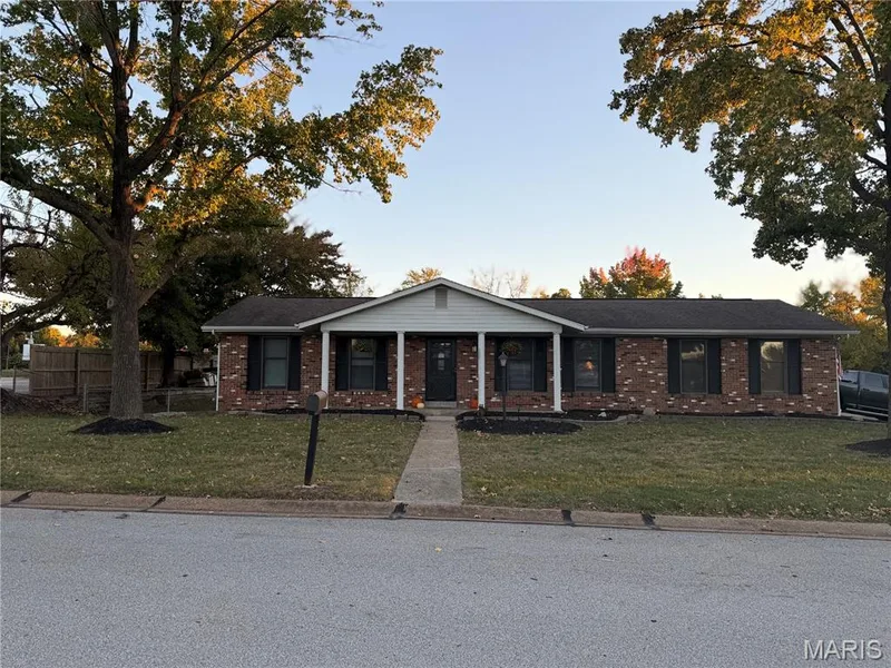 2 Country Farm Boulevard, St Peters, MO — listing photo 1