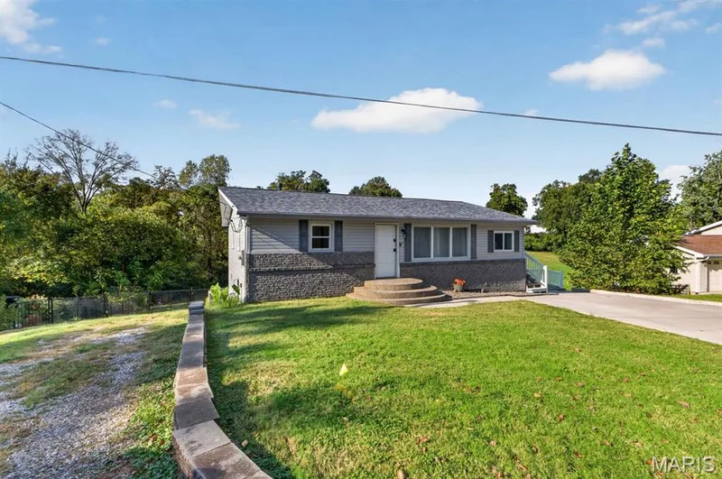Side gravel parking — 27 Lillian Drive, St Charles, MO 63304