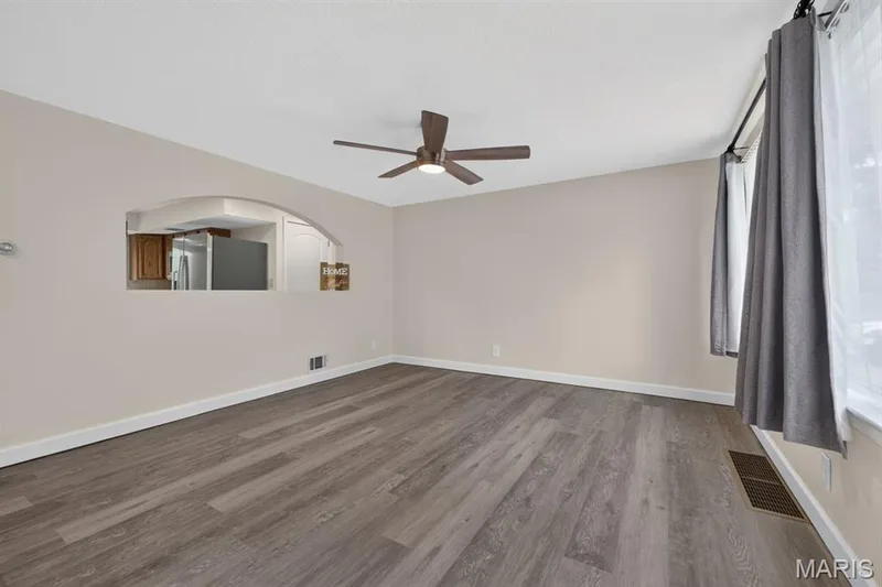 27 Lillian Drive, St Charles, MO 63304 — listing photo 6 of 49