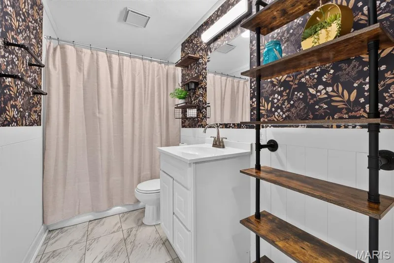 Main floor bathroom — 27 Lillian Drive, St Charles, MO 63304