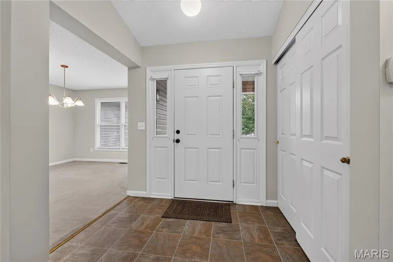 410 English Manor Drive, Wentzville, MO 63385 — listing photo 5 of 44