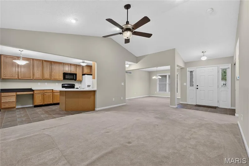 410 English Manor Drive, Wentzville, MO 63385 — listing photo 8 of 44
