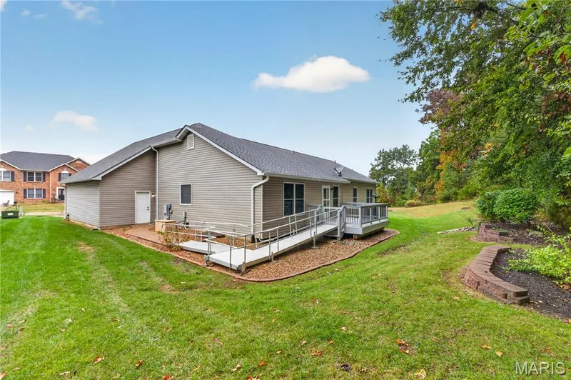 410 English Manor Drive, Wentzville, MO 63385 — listing photo 40 of 44