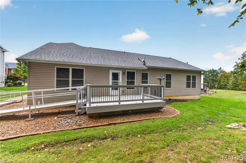 410 English Manor Drive, Wentzville, MO 63385 — listing photo 41 of 44