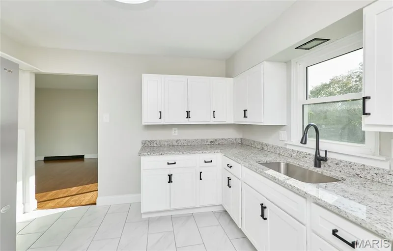 225 N Duchesne Drive, St Charles, MO 63301 — listing photo 18 of 53