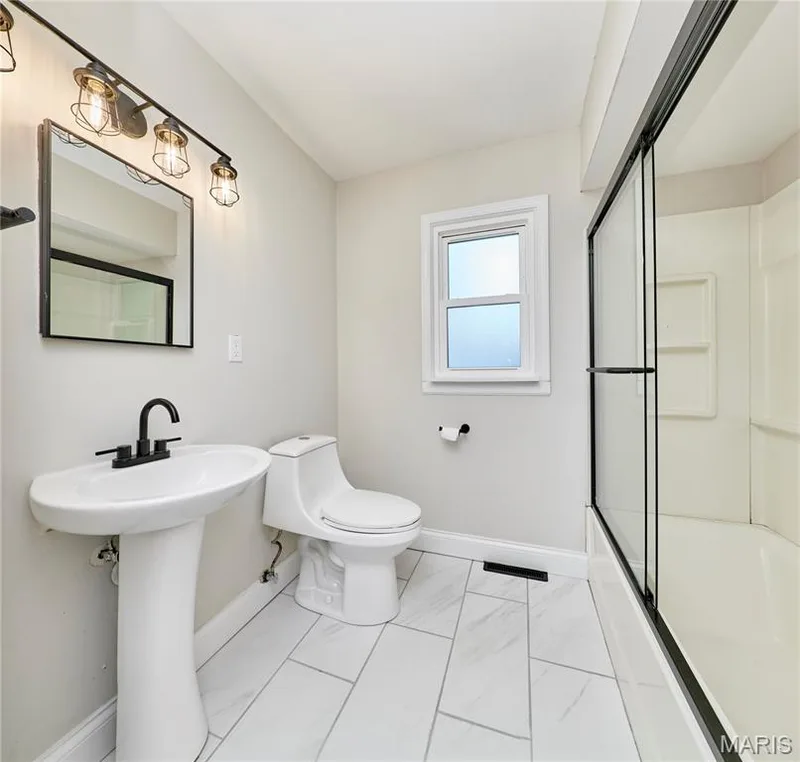 225 N Duchesne Drive, St Charles, MO 63301 — listing photo 22 of 53