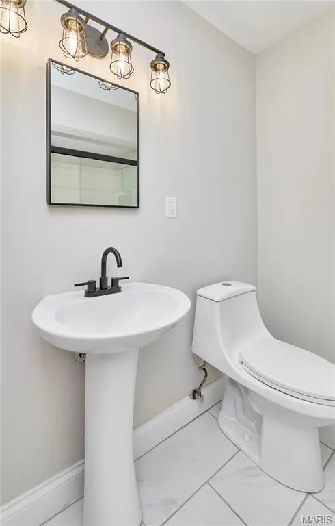 225 N Duchesne Drive, St Charles, MO 63301 — listing photo 23 of 53