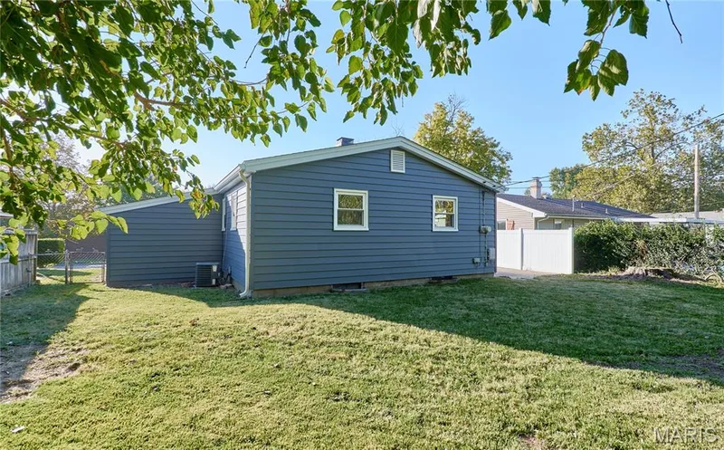 225 N Duchesne Drive, St Charles, MO 63301 — listing photo 46 of 53