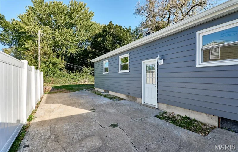 225 N Duchesne Drive, St Charles, MO 63301 — listing photo 50 of 53