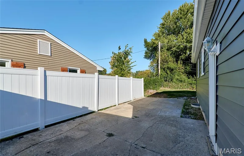 225 N Duchesne Drive, St Charles, MO 63301 — listing photo 51 of 53