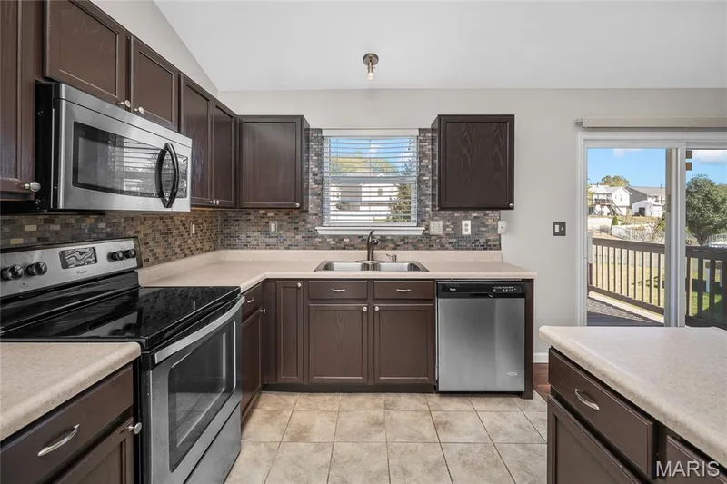317 Winding Way Court, Wentzville, MO 63385 — listing photo 7 of 24