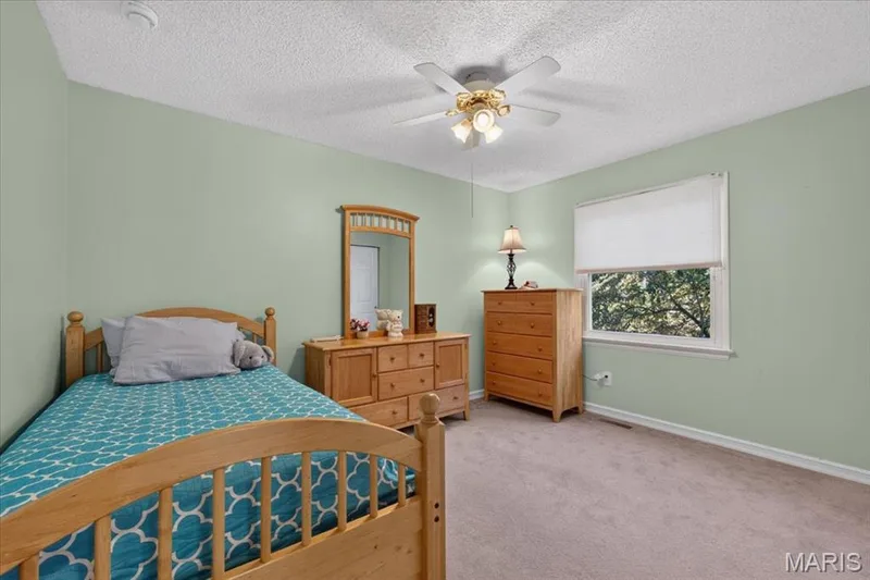 2057 Setters Hill Court, Chesterfield, MO 63017 — listing photo 17 of 38