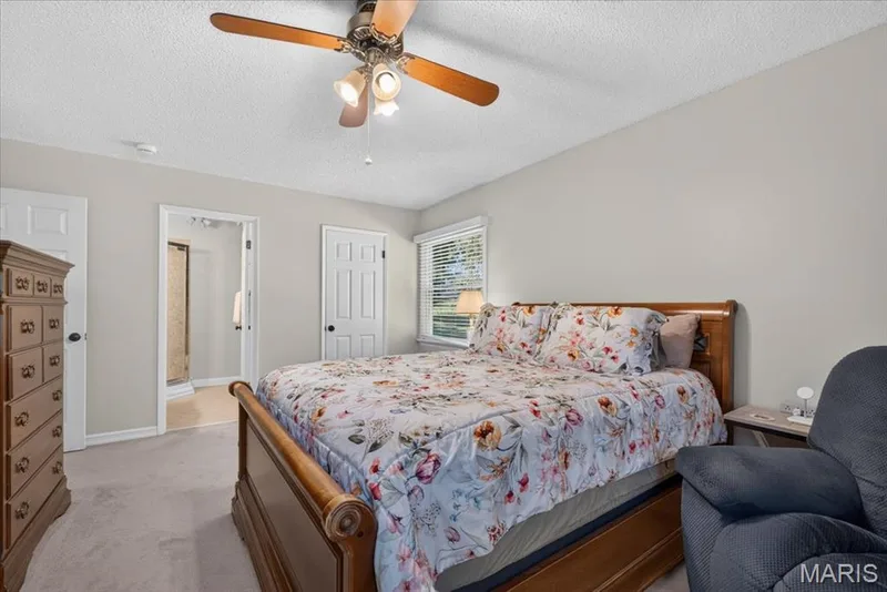 2057 Setters Hill Court, Chesterfield, MO 63017 — listing photo 12 of 38