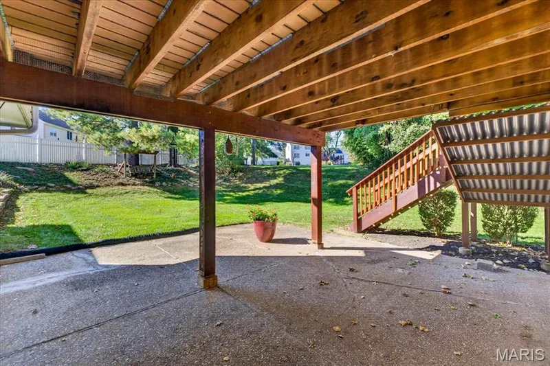 2057 Setters Hill Court, Chesterfield, MO 63017 — listing photo 30 of 38