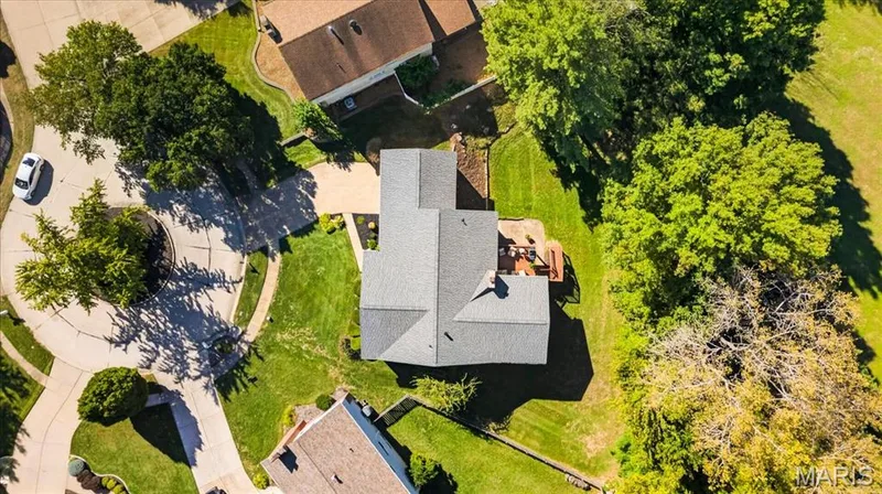 2057 Setters Hill Court, Chesterfield, MO 63017 — listing photo 32 of 38