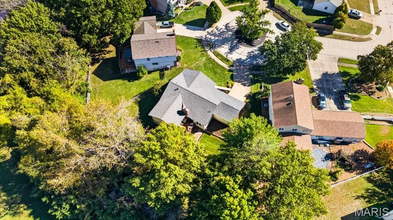 2057 Setters Hill Court, Chesterfield, MO 63017 — listing photo 34 of 38