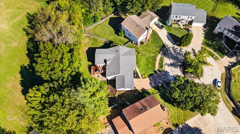 2057 Setters Hill Court, Chesterfield, MO 63017 — listing photo 35 of 38