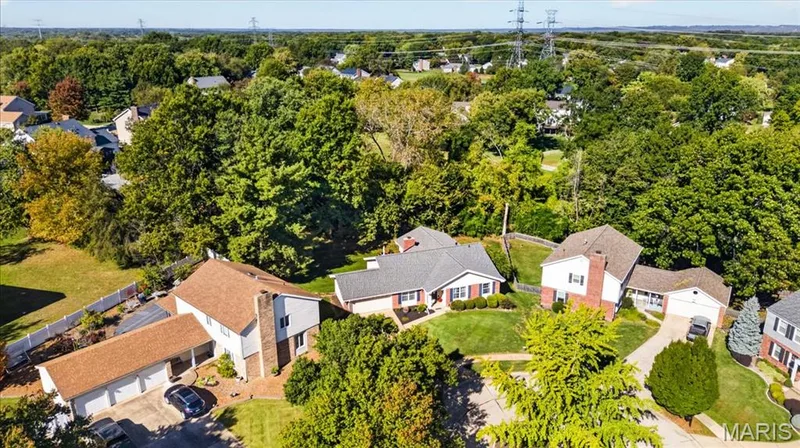 2057 Setters Hill Court, Chesterfield, MO 63017 — listing photo 36 of 38